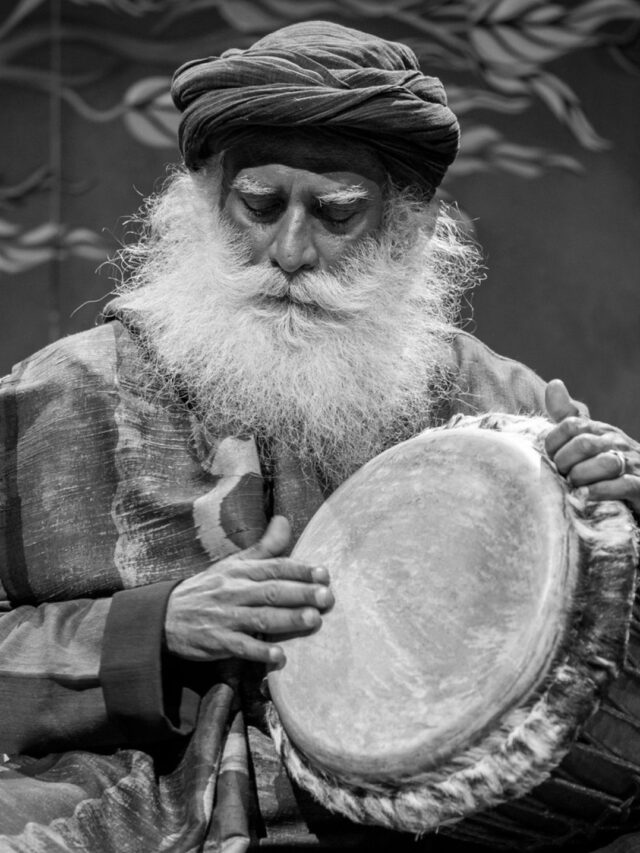 13 Sadhguru Mind Quotes to Think About!